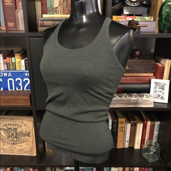 Lululemon Razorback tank top - Picture 5 of 8